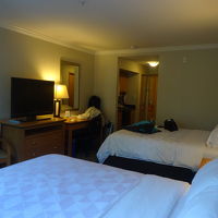 キッチン付きツイン。ダブルベッド2台。