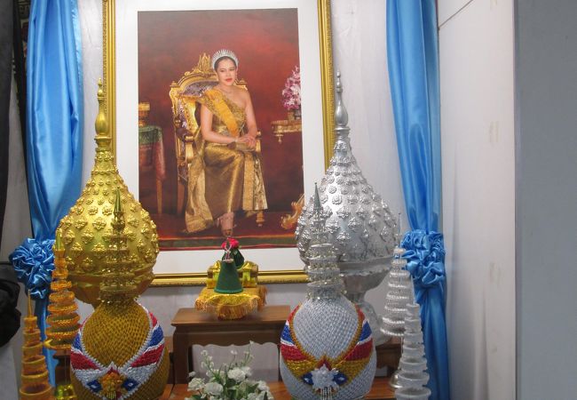 王妃様の写真が飾られていました