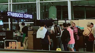 ターミナルのスタバ