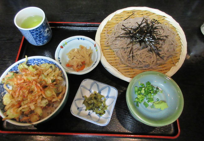 駅前にある居酒屋