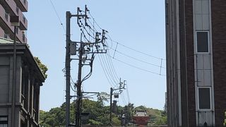 急な石段に注意