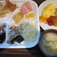 料理をお皿に盛り付けまhした