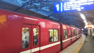 遅延の影響で車内は大混雑