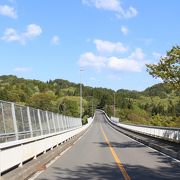 橋の道がすばらしい、ここからの海の景色もすばらしい。