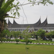 ミナンカバウ国際空港(PDG)