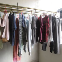 物干台はいつも洗濯物で一杯。