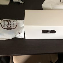 六個までは右のパッケージに保冷材と一緒に収納後は保冷材で袋に