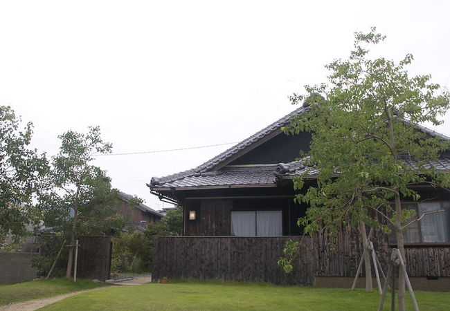 お洒落過ぎる外観のカフェ