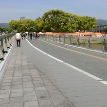 歩道部分が広くなりました。