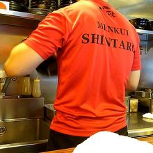 店内は狭いですが店員さんはみんな愛想がいいです