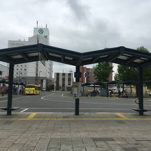 黄色い十勝バスはきれいです