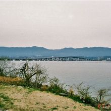 琵琶湖大橋、全景。