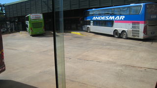 イグアスの滝周辺の中心的なバスターミナル