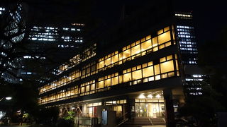 夜遅くまで開館しています