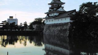 城址公園は大きいが、お城自体は小さめ
