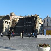 初代ローマ帝国皇帝の広場