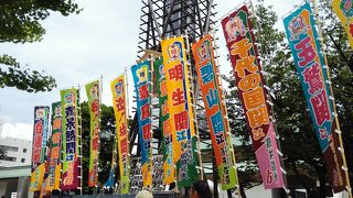 お昼すぎに行くと力士に会える