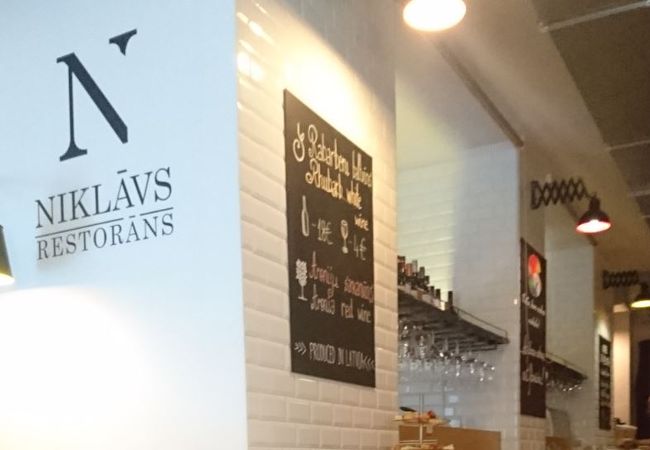 隣のホテルとも提携しているみたいです。