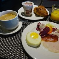 こちらは朝食。