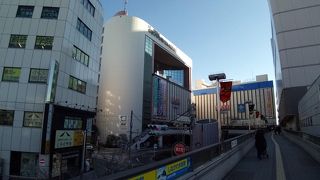 大井町駅に直結している大型商業施設ビル