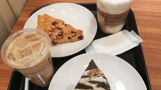 時間があり、小腹が空いたときにはSTARBUSKS