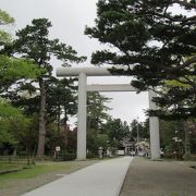 鶴ヶ岡城跡に藩主を祀る神社