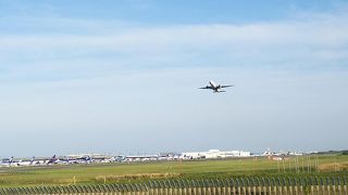 成田空港の滑走路を一望