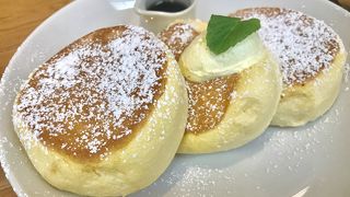 ふわふわとろけるパンケーキ