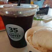 35coffeeが飲めるcafe