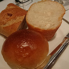 パン残念……かっさかさやで…クルミなのに…