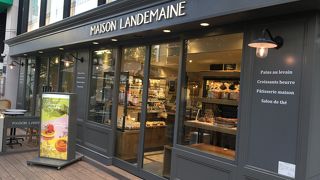 オシャレなパン屋さん