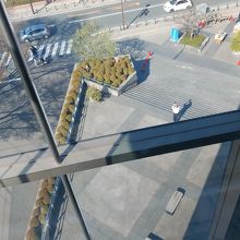 エレベーターで6階についたところです