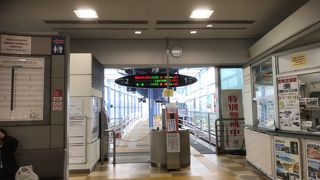 宮崎空港から宮崎駅まで約10分と便利