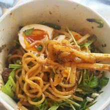 辛めの混ぜ麺です！