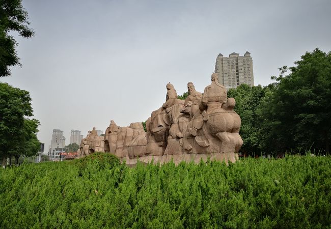 シルクロード：長安‐天山回廊の交易路網 (中国)