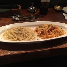 トマトカルボナーラとゴルゴンゾーラクリームのダブルスパゲッテ