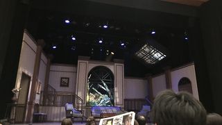 ４階の紀伊國屋ホールへ『+GOLD FISH』を観に行きました