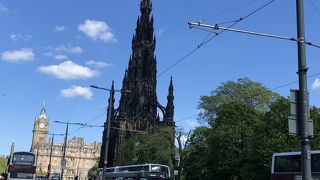 エジンバラ駅前の通り