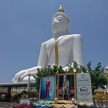 寺院内で一番大きな仏像