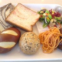 朝食を沢山いただきました。こちらはほんの一部です。