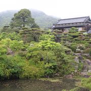 広くて美しい庭園