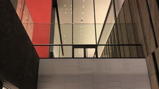 こじんまりしたホール