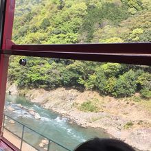 トンネルを抜けると景色が変わるので楽しいです