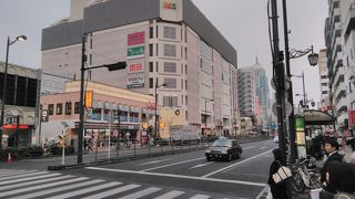 大型商業施設で、浅草でたいへん便利