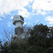 伊勢湾の入口、交通の要衝である伊良湖水道の交通を管制しています