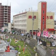 地元の方向けの市場