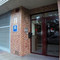 入口のインターホンでオーナーを呼び、開けてもらいました。