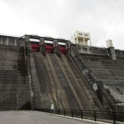 「羽布ダム」は古いダムではありますが開放されたダムを目指している様です