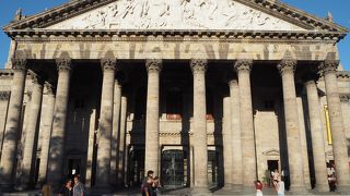 デゴジャード劇場