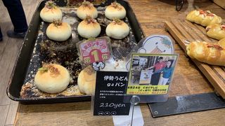 ここにしかない「伊勢うどんgaパン」は楽しい